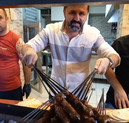 Birbicer Kebap Sahibinin Kökeni: Merak Edilen Detaylar [2026] - Kapak Görseli